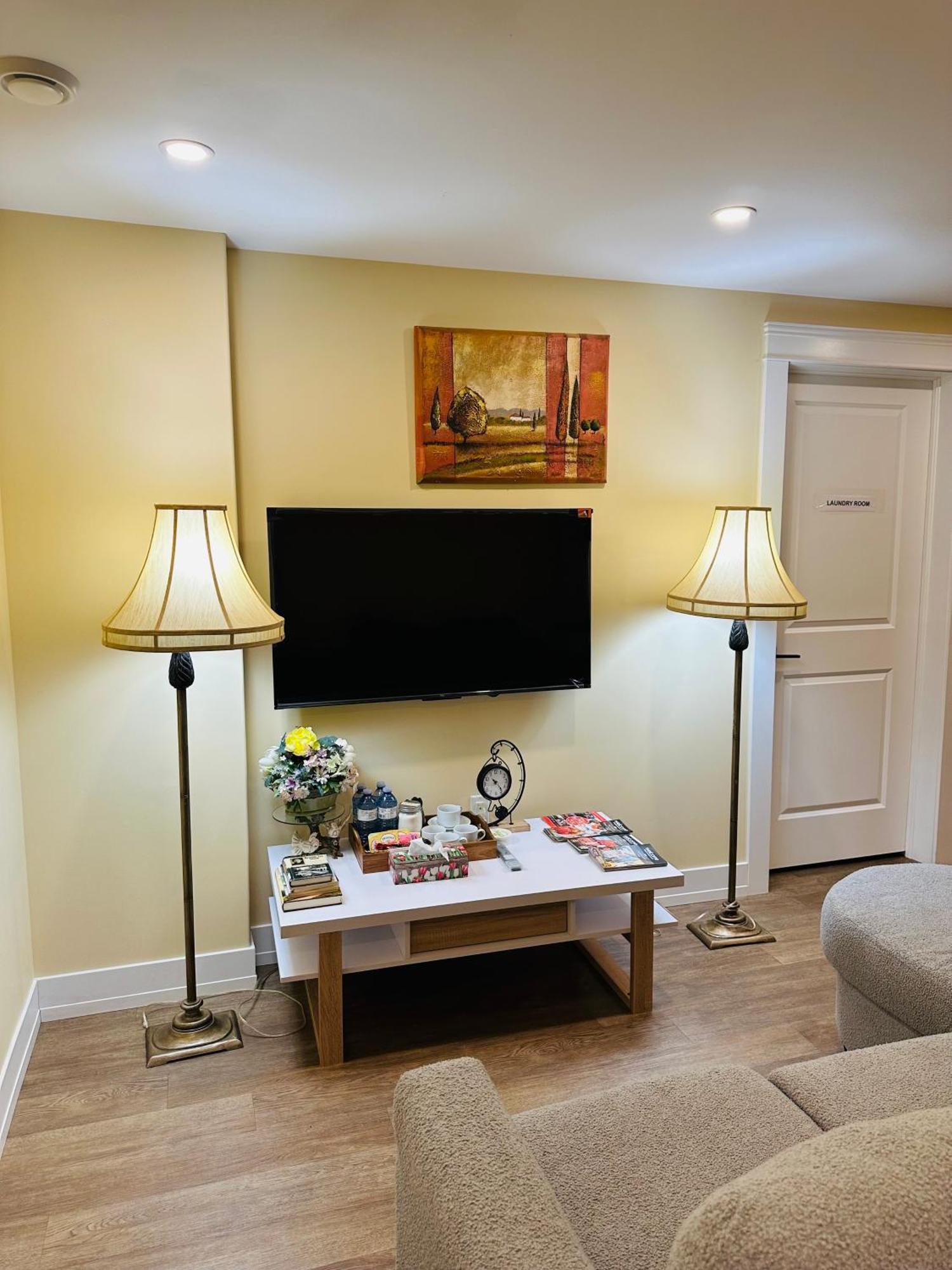 Luxurious Basement Retreat Apartment Charlottetown Exterior photo